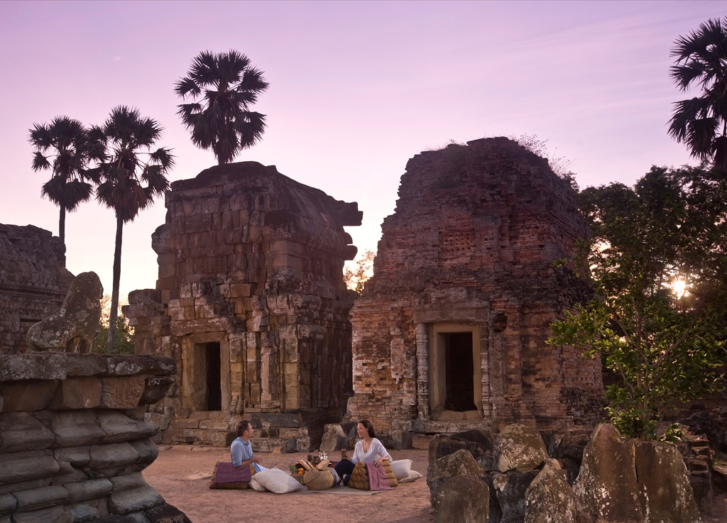 Anantara_Angkor_Sunrise_Breakfast